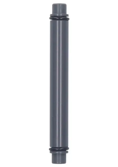 Graues Spülrohr mit zwei O-Ringen. Das Produkt von Judo dient zur Verbindung in Sanitärinstallationen. Einfaches Design ohne zusätzliche Verzierungen.